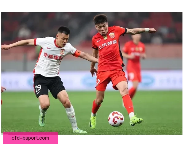 李帅依靠速度优势掌控海港左路形成进攻核心 李帅依靠速度优势掌控海港左路形成进攻核心